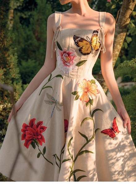 Women's summer fashion three-dimensional embroidered halter dress