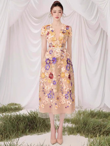 V-neck short-sleeve emboridered flower belt Tea-length dress
